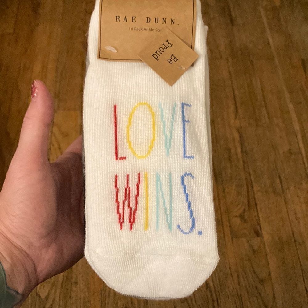 Rae Dunn Pride Ankle Socks 10pk